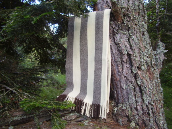Manta de Lana Arties en arbol