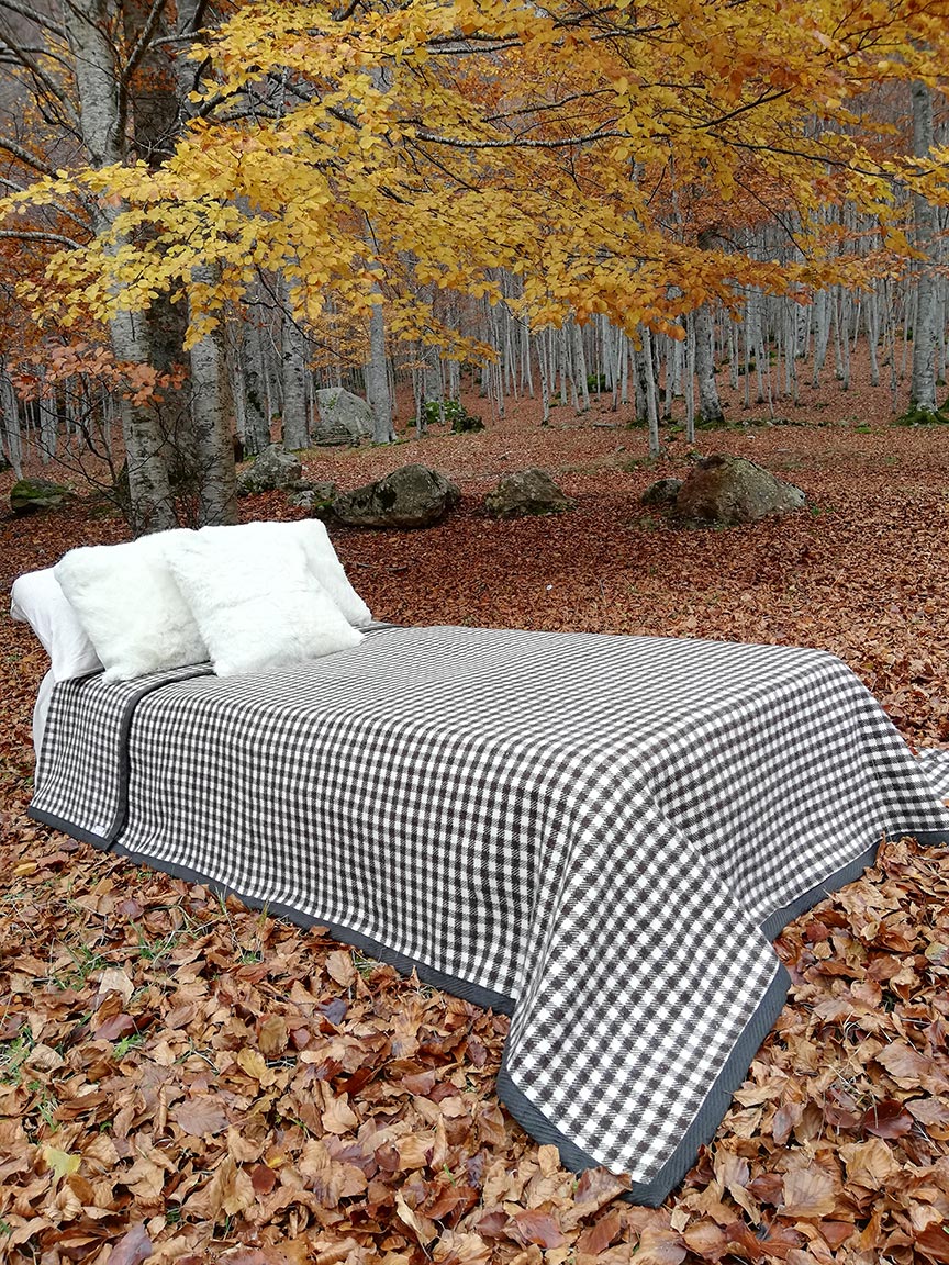 Manta de lana para cama modelo RIbagorza